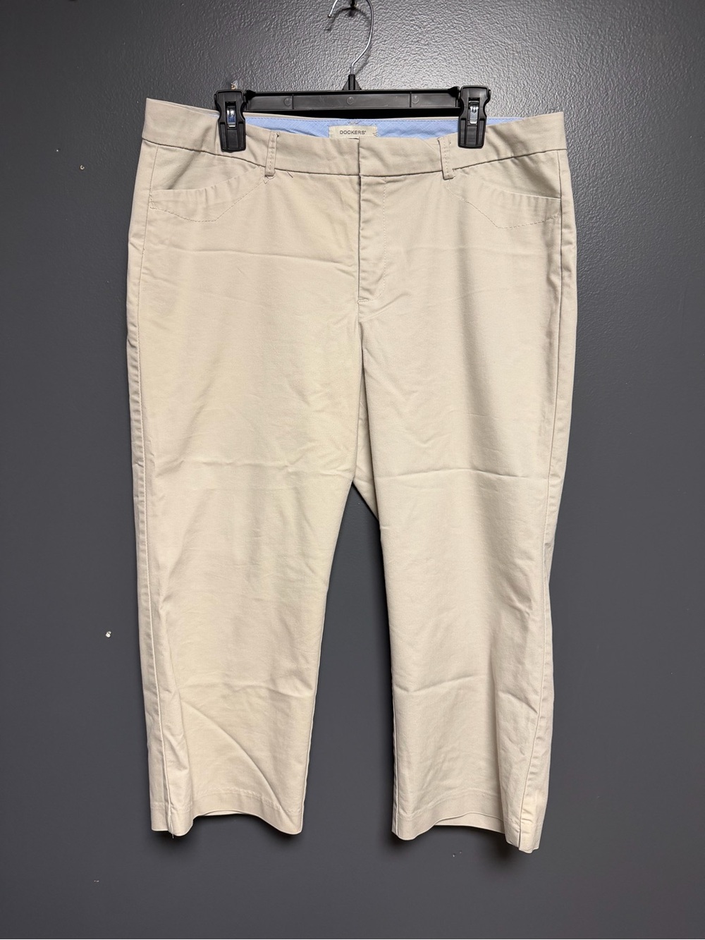 Dockers Khaki Cropped Capri Pants Size 14 Beige Stretch Chino NWOT